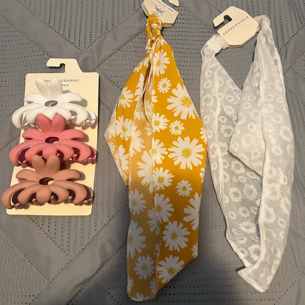 2 headbands and 3 hair clips